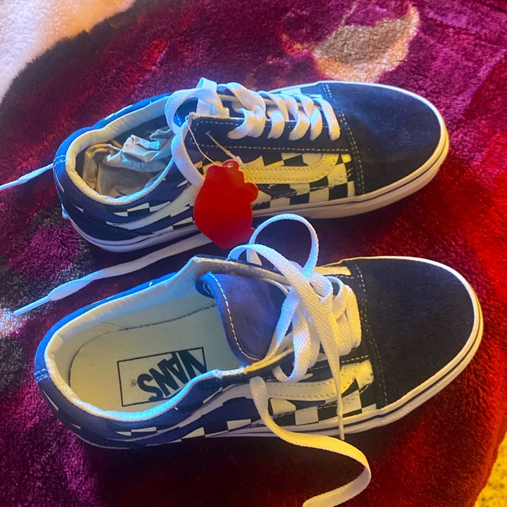 New vans 4 men’s 5.5 women’s new with tags navy blue